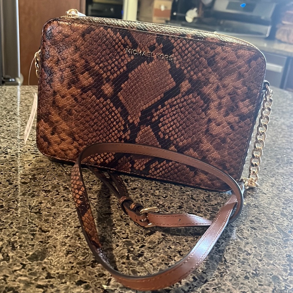 Michael Kors jet crossbody purse